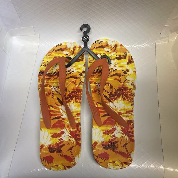 Crocs Flip Flops Sandals Women's Size 7/9 Floral Flip Flops Slip On - Picture 1 of 9